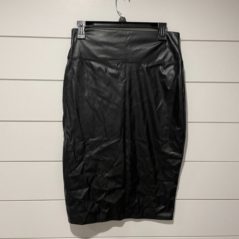 Hybrid & Company Faux Leather pencil skirt